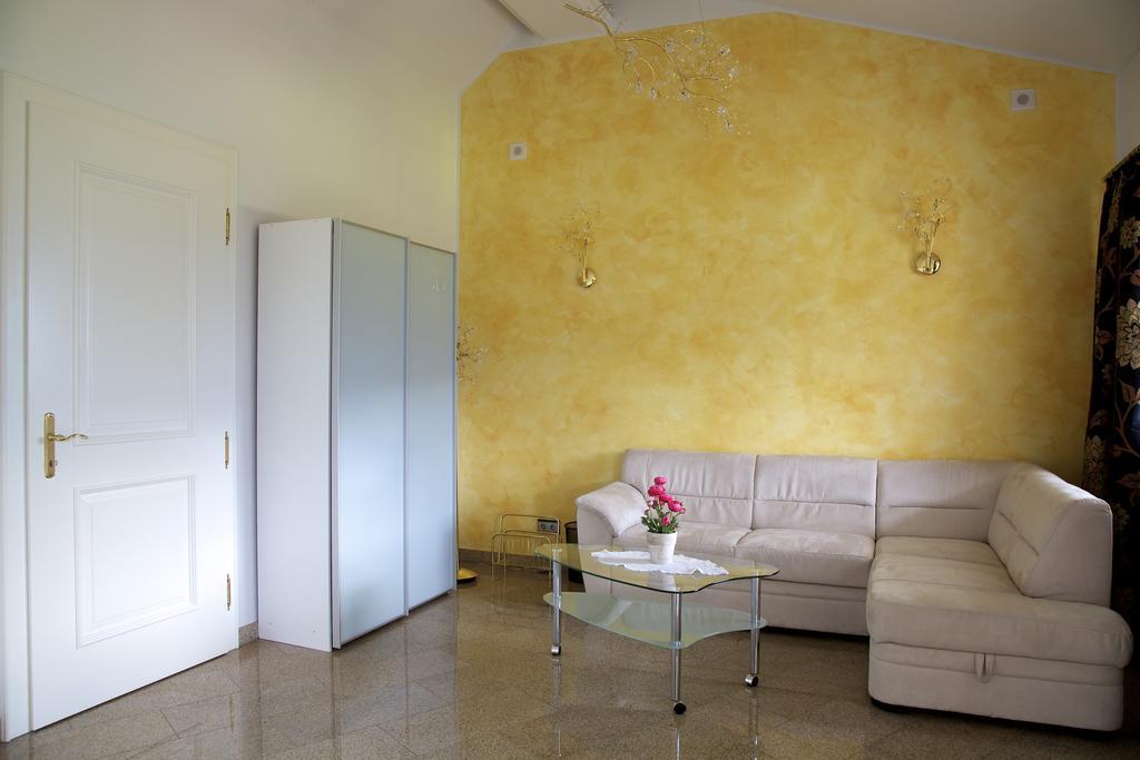 Villa Victoria Hermagor-Pressegger See Rom bilde